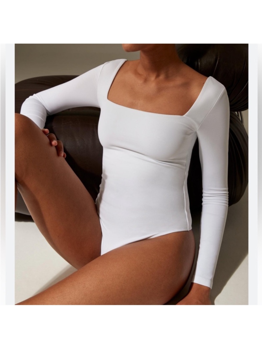 Aritzia Babaton Contour Squareneck Longsleeve Bodysuit in White Size Small